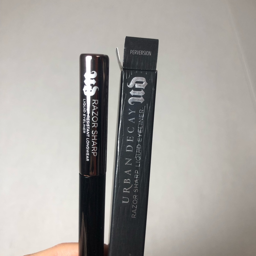 Nib Urban Decay black liquid liner